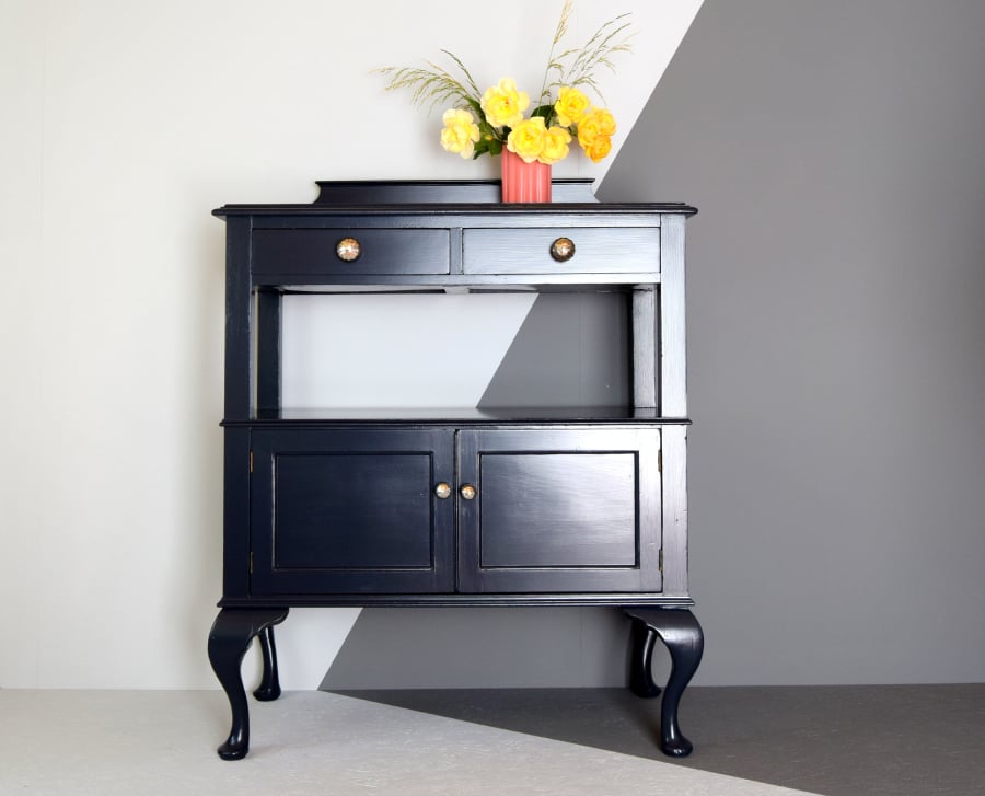 Coastal blue buffet with tropical interior