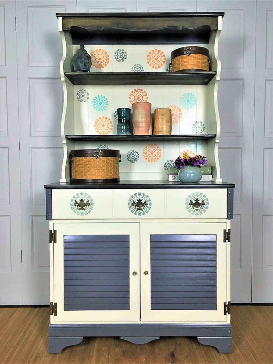 Hutch With Stencil Detail