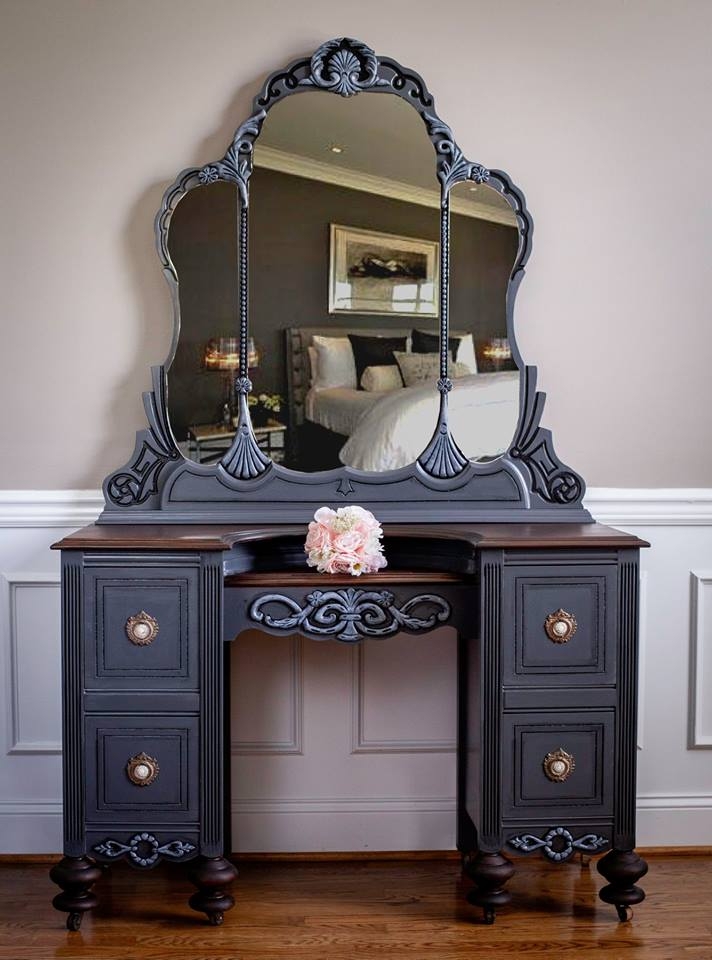 1940's vanity store dresser with mirror