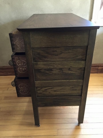 Side detail "green dye stain"