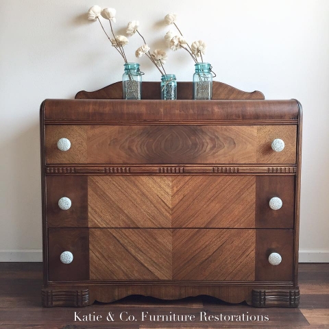 Walnut Deco