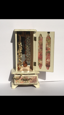 Floral Creme Jewelry Box