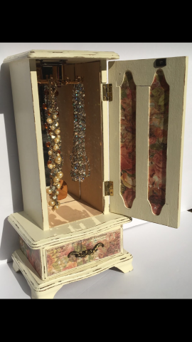 Floral Creme Jewelry Box