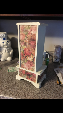 Floral Creme Jewelry Box