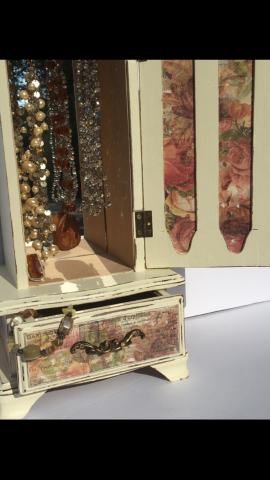 Floral Creme Jewelry Box