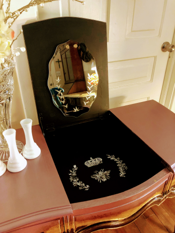 Inside of Miss Queen Bee