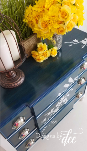 Silver leafed, Blue wash chest top detail