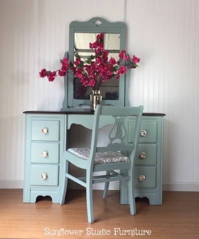 Pretty Lady Vanity
