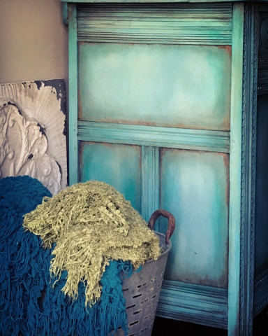 Side View Of Salty Dog Pub Entryway Hutch